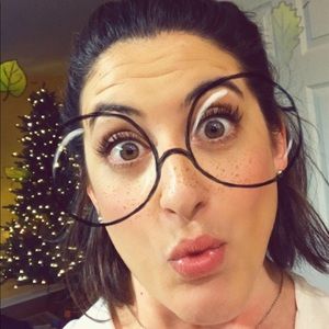 Meet your Posher, Dara